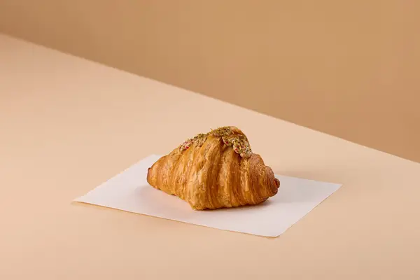 كرواسون لبنه وزعتر